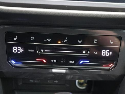 Used 2024 Volkswagen Tiguan SEL R-Line image 26