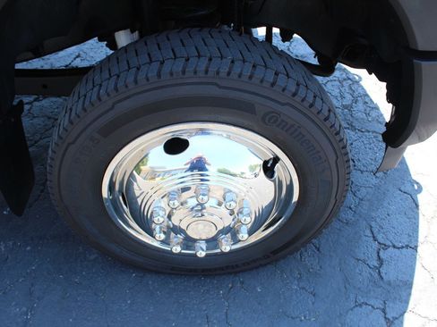 Used 2017 Ford F550 4x4 Regular Cab Super Duty image 27