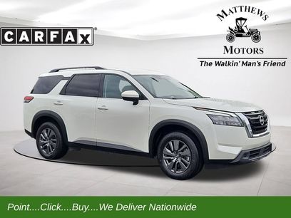Used 2024 Nissan Pathfinder SV