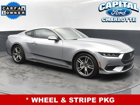 Used 2025 Ford Mustang Premium image 3