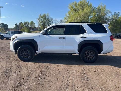 Used 2026 Toyota 4Runner SR5 AWD/4WD image 2
