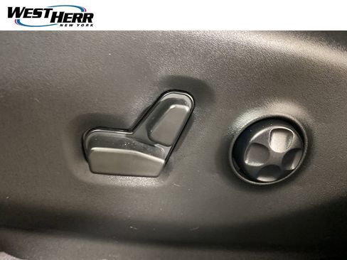 Used 2023 Chrysler Pacifica Touring-L w/ S Appearance Package image 14