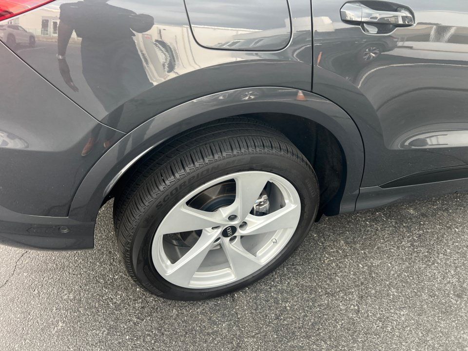 Certified 2025 Audi Q5 Premium w/ Premium Plus AWD/4WD image 15