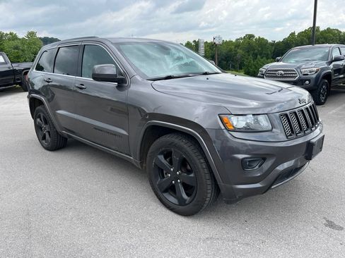 Used 2015 Jeep Grand Cherokee Altitude AWD/4WD image 2