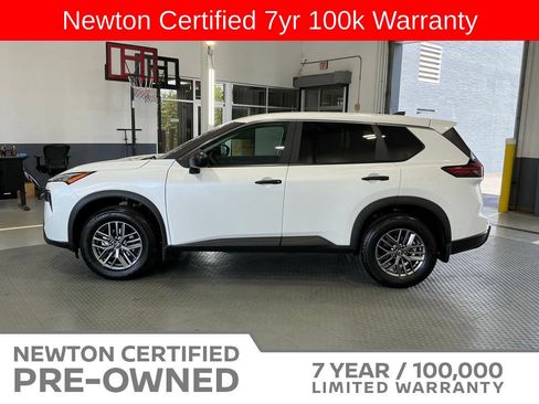 Used 2025 Nissan Rogue S FWD image 20