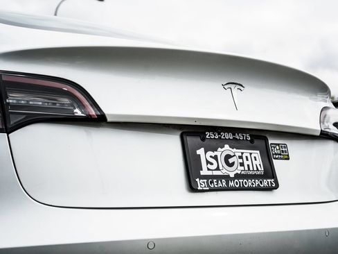 Used 2020 Tesla Model 3 Standard Range Plus RWD image 12