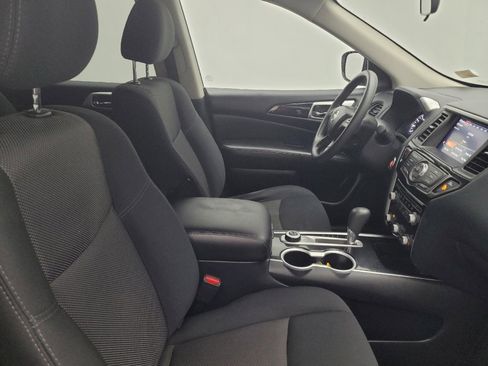 Used 2020 Nissan Pathfinder S image 21