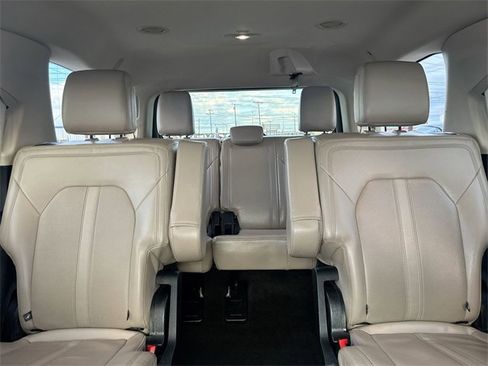 Certified 2022 Ford Expedition Limited image 30