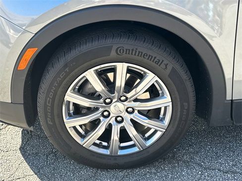 Used 2023 Cadillac XT4 Premium Luxury image 11