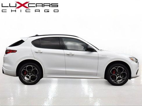 Used 2022 Alfa Romeo Stelvio Veloce AWD/4WD image 9