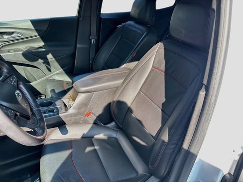 Used 2022 Chevrolet Equinox RS w/ RS Leather Package FWD image 20