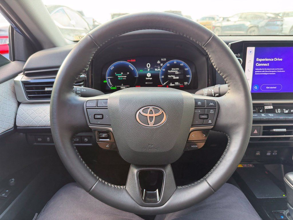 Used 2025 Toyota Camry XLE FWD image 6