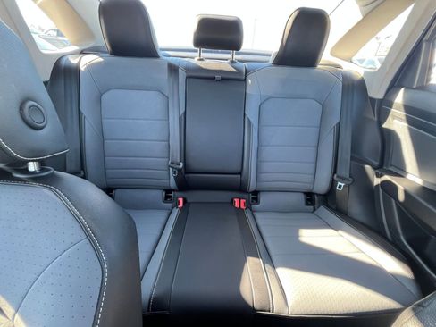 Used 2025 Volkswagen Jetta SE image 37