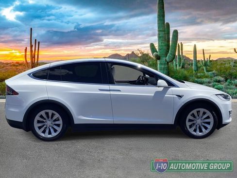 Used 2018 Tesla Model X 100D AWD/4WD image 2