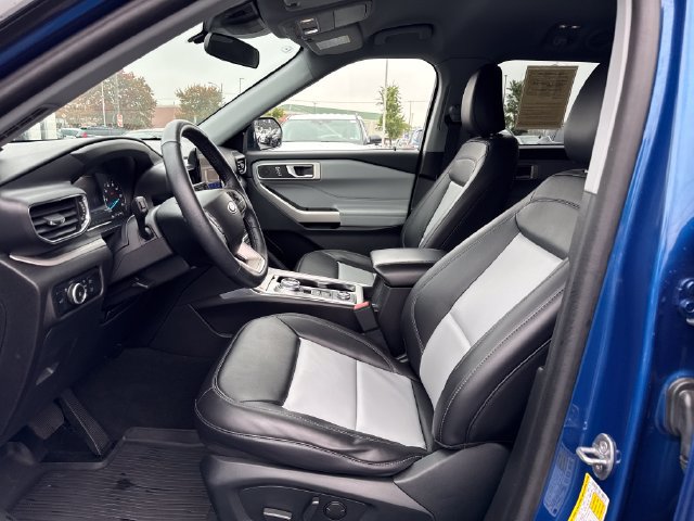 Used 2023 Ford Explorer XLT w/ Equipment Group 202A AWD/4WD image 10