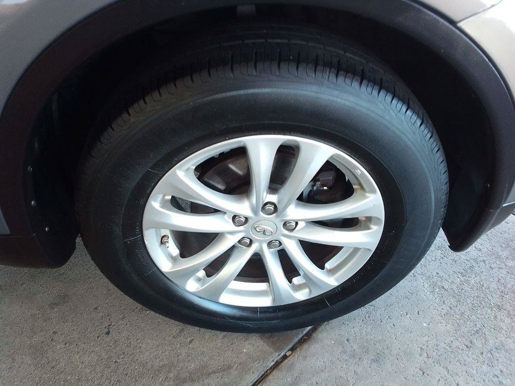 Used 2011 INFINITI FX35 AWD w/ Premium Pkg image 23