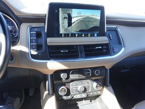 Used 2023 Chevrolet Suburban Premier image 26