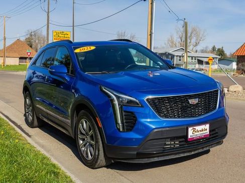 Used 2021 Cadillac XT4 Sport w/ Cold Weather Package AWD/4WD image 3
