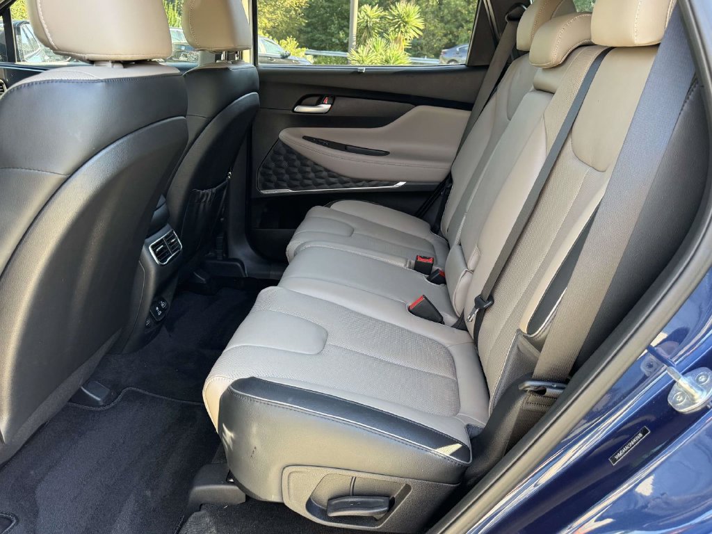 Used 2022 Hyundai Santa Fe Limited w/ Cargo Package FWD image 18