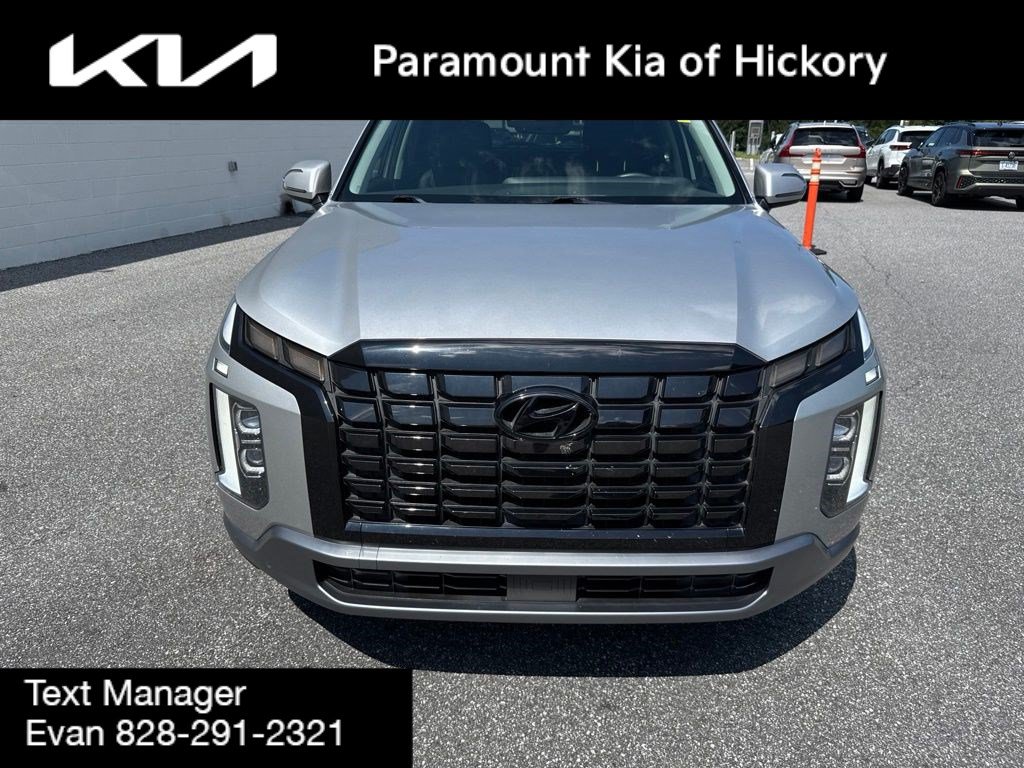 Used 2024 Hyundai Palisade SEL FWD image 2
