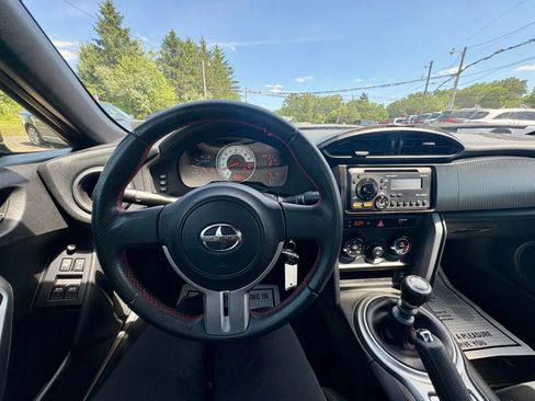 Used 2013 Scion FR-S RWD image 23