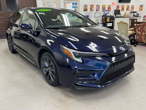 Used 2025 Toyota Corolla SE image 30