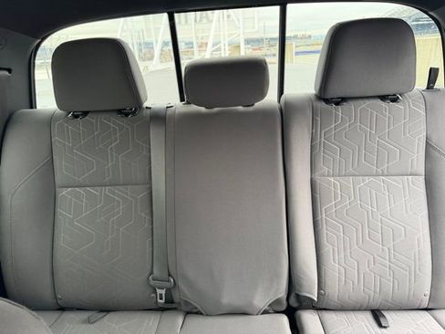 Used 2018 Toyota Tacoma TRD Sport w/ Technology Package image 13