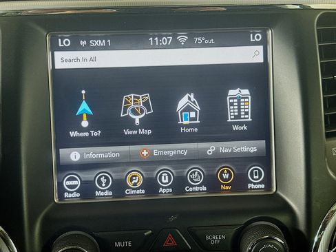 Used 2018 Jeep Grand Cherokee Limited image 22