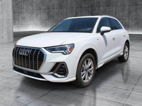 Used 2025 Audi Q3 2.0T Premium AWD/4WD image 11