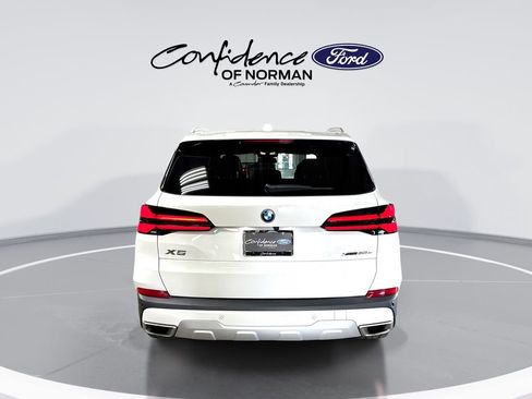 Used 2025 BMW X5 xDrive50e image 7