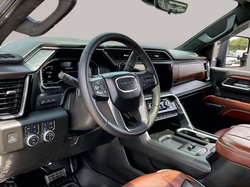 Certified 2024 GMC Sierra 3500 Denali Ultimate AWD/4WD image 18