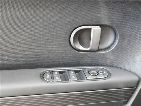 Used 2025 Hyundai Ioniq 5 SEL RWD image 25
