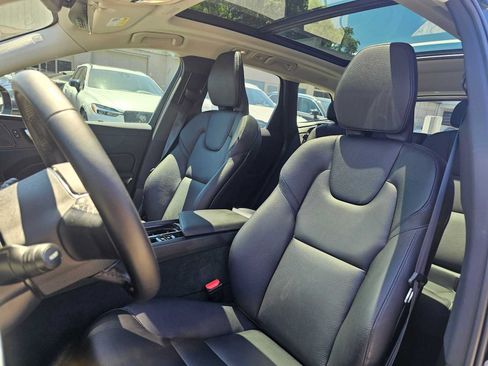 Certified 2025 Volvo XC60 T8 Plus w/ Protection Package Premier AWD/4WD image 22
