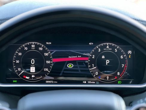 Used 2020 Land Rover Range Rover HSE image 12