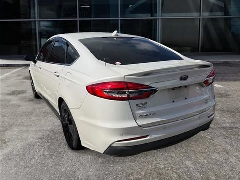 Used 2019 Ford Fusion SE w/ Equipment Group 151A FWD image 3