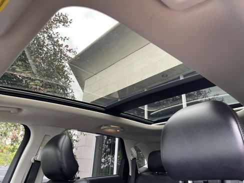 Used 2017 Ford Edge SEL w/ Equipment Group 201A AWD/4WD image 9