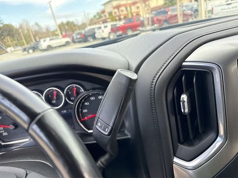 Used 2019 Chevrolet Silverado 1500 RST image 20