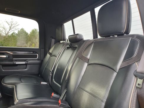 Used 2019 RAM 2500 Laramie image 32