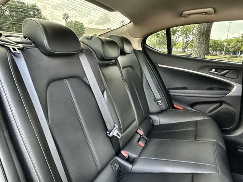 Used 2023 Genesis G70 2.0T RWD image 26