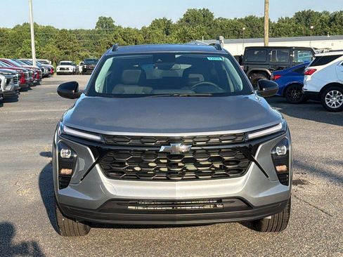 New 2026 Chevrolet Trax LT w/ Driver Confidence Package FWD image 2