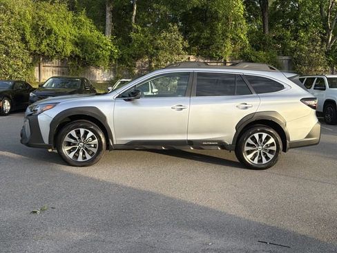 Certified 2025 Subaru Outback Limited AWD/4WD image 6
