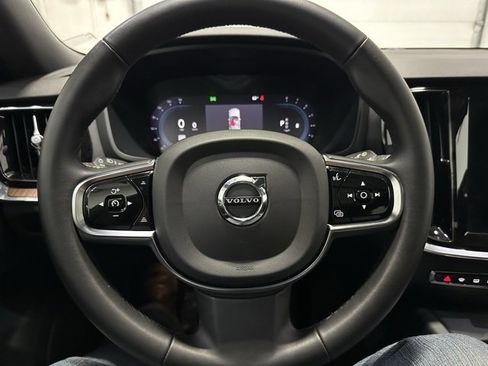 Used 2023 Volvo V60 B5 Cross Country Plus image 11