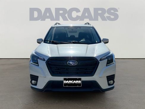 Used 2023 Subaru Forester Premium image 2