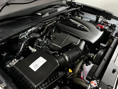 Certified 2022 Toyota Tacoma SR5 image 10