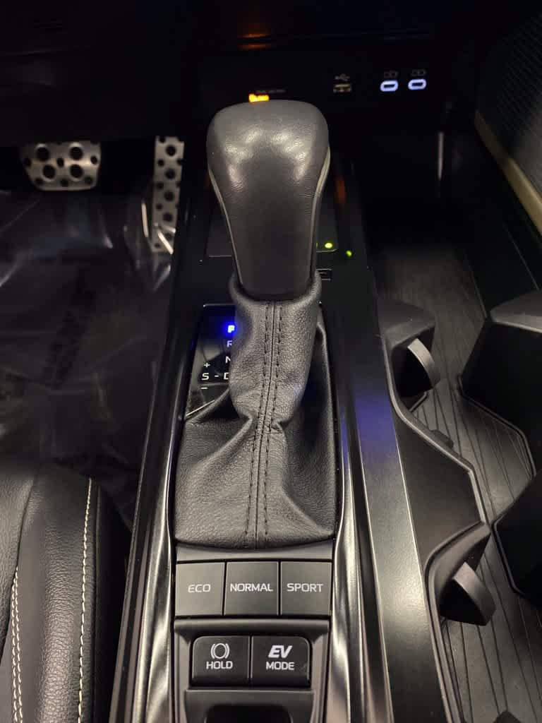 Used 2025 Toyota Camry SE FWD image 25