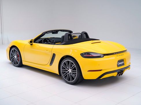 Used 2025 Porsche 718 Boxster S image 3