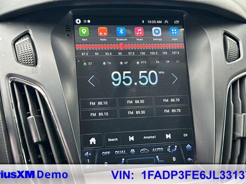 Certified 2018 Ford Focus SE FWD image 25