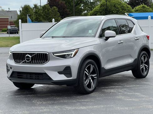 Used 2024 Volvo XC40 B5 Core AWD/4WD image 33