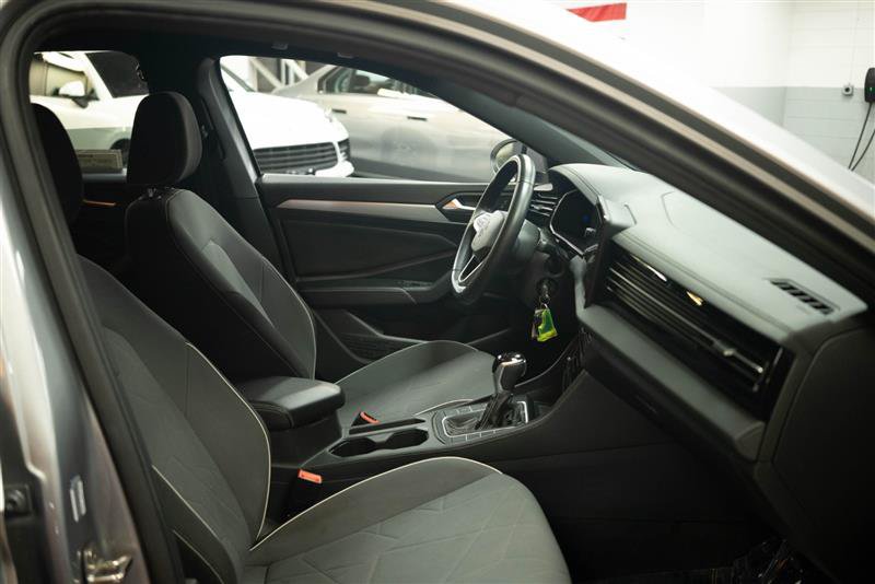 Used 2025 Volkswagen Jetta Sport FWD image 12