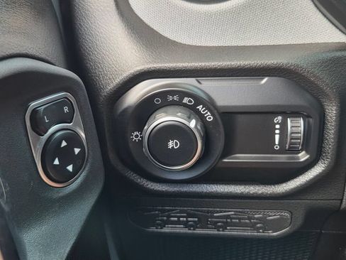 Certified 2025 Jeep Wrangler Unlimited Sport AWD/4WD image 22